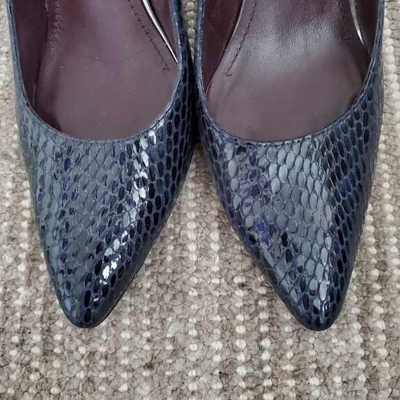 Stuart Weitzman Blue Snake Heels - Picture 3 of 9